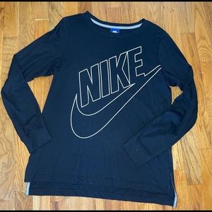Long sleeved Nike shirt in Medium